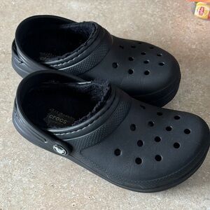 CROCS Kids Black Fuzzy Lined Slippers